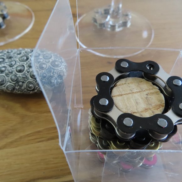 Magnetic Wine Glass Charms Colored Bike Chain Markers Christmas Gift Set Bikers - Picture 15 of 16